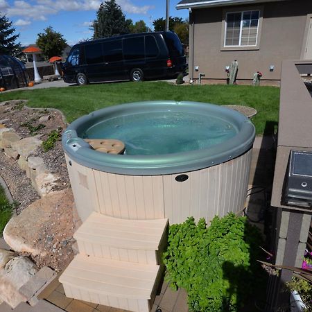 Tacit Shadow Resort Shangri-La King Suite, Gym, Coffee Bar, Hot-Tub, Free Laundry, Food Available Parowan Exteriör bild