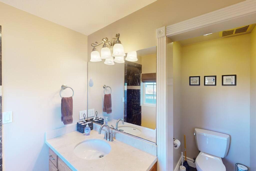 Tacit Shadow Resort Shangri-La King Suite, Gym, Coffee Bar, Hot-Tub, Free Laundry, Food Available Parowan Exteriör bild