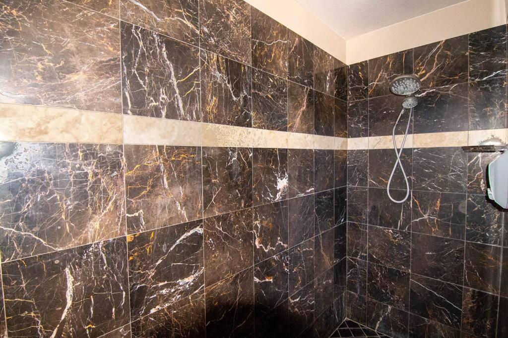 Tacit Shadow Resort Shangri-La King Suite, Gym, Coffee Bar, Hot-Tub, Free Laundry, Food Available Parowan Exteriör bild