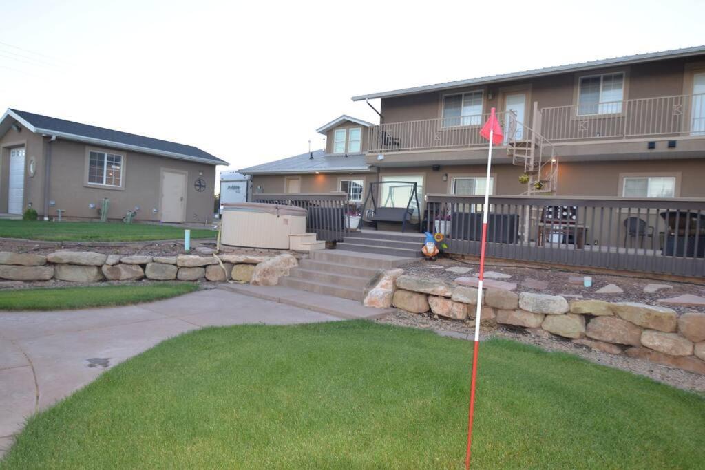 Tacit Shadow Resort Shangri-La King Suite, Gym, Coffee Bar, Hot-Tub, Free Laundry, Food Available Parowan Exteriör bild