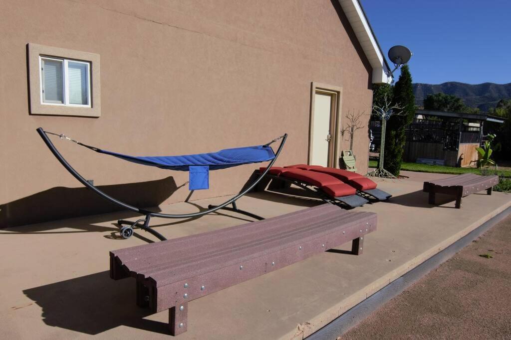 Tacit Shadow Resort Shangri-La King Suite, Gym, Coffee Bar, Hot-Tub, Free Laundry, Food Available Parowan Exteriör bild